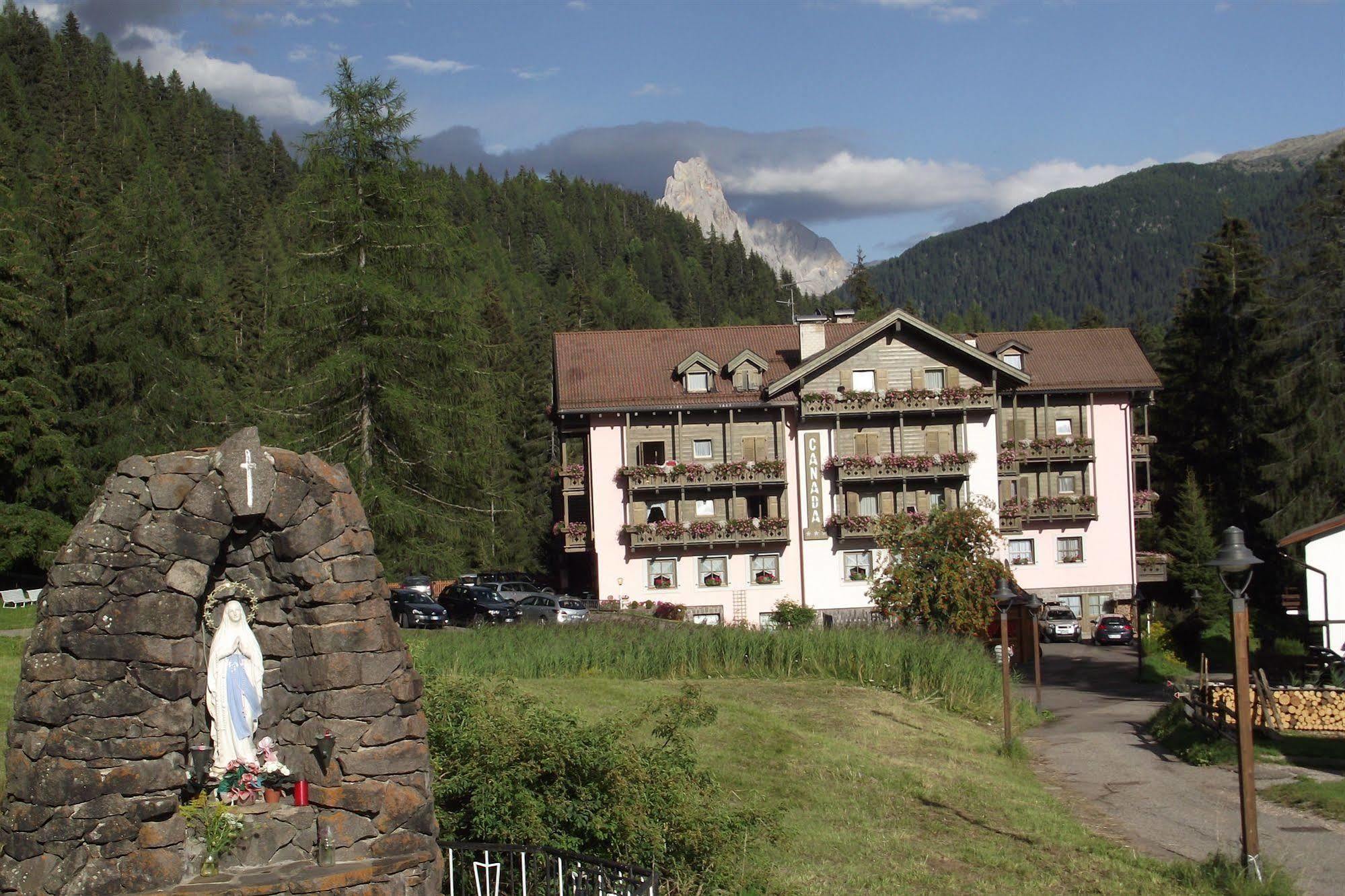 Hotel Canada Predazzo Exterior photo