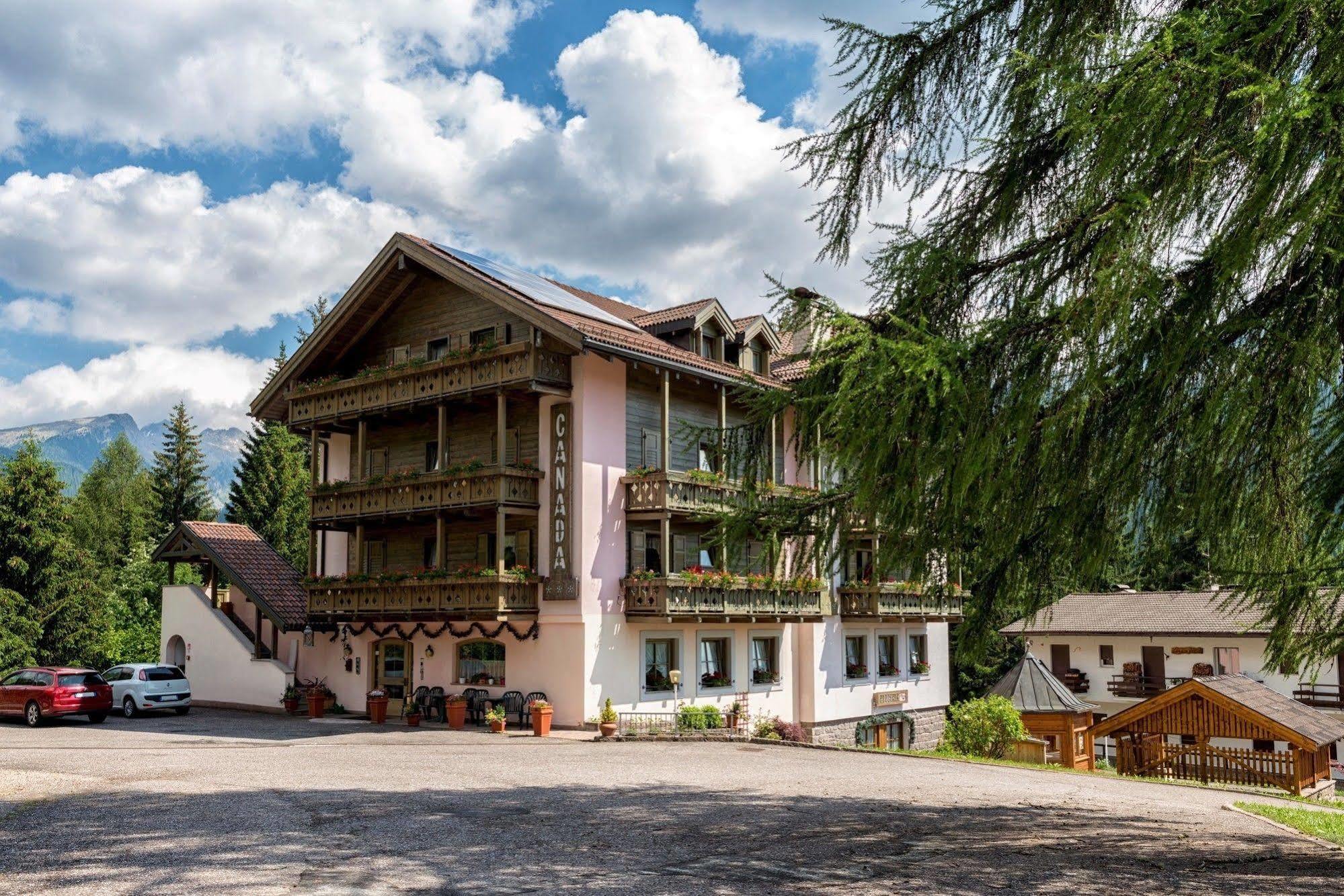 Hotel Canada Predazzo Exterior photo